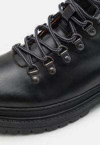 Zign LEATHER - Botine cu șireturi - black