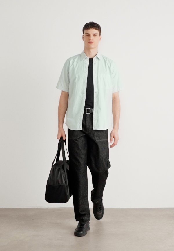 RELEGANT SHORT - Shirt3