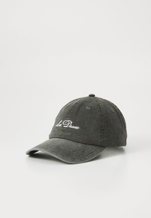 Cappellino da baseball grigio scuro realizzato in cotone, con logo ricamato sul davanti, visiera curva e cinturino regolabile sul retro.