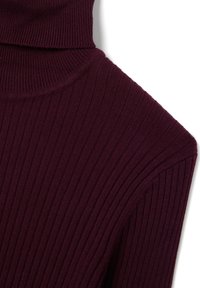 Maglione dolcevita bordeaux a coste con silhouette aderente. Presenta una maglia testurizzata e un collo alto. Tessuto morbido con una comoda elasticità.