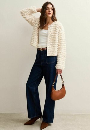 TEXTURED WEAVE LONG SLEEVE - Vest - cream