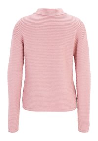 Rosa geripptes Strickoberteil mit langen Ärmeln und hohem Kragen. Strukturiertes Muster mit horizontalen Linien, die über den Stoff verlaufen.