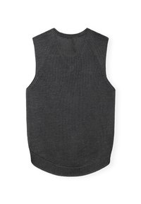 Haut sans manches en tricot gris foncé avec un col rond, un ourlet côtelé et un tissu texturé. Motif lisse et régulier sans éléments métalliques ni accents visibles.