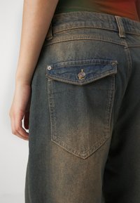 Jaded London SONIC BAGGY LEG WITH TURN UP - Široke hlačnice - washed denim