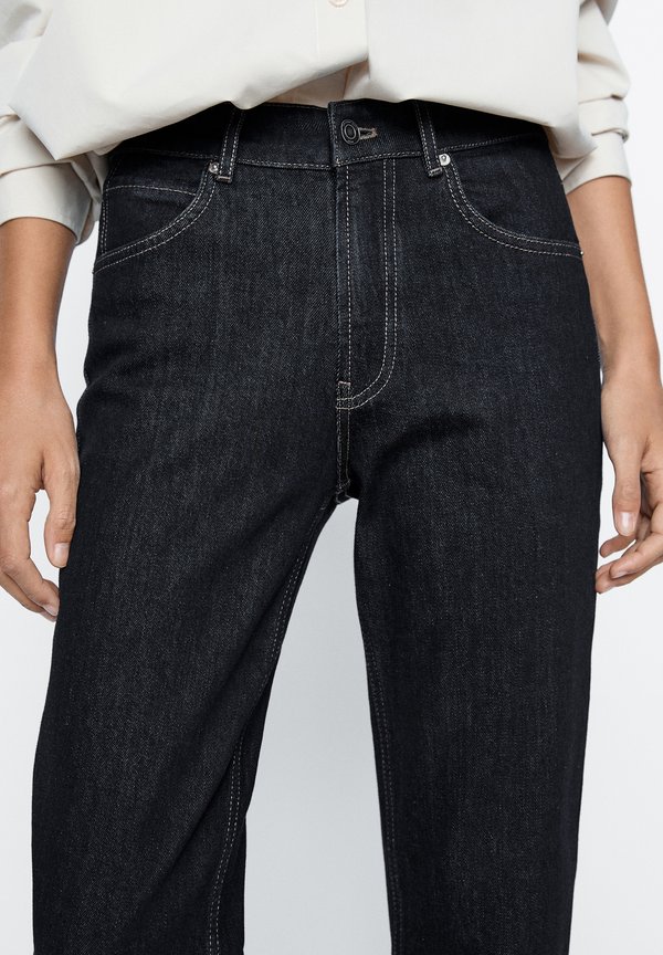 MID-RISE SLIM FIT - Flared Jeans2