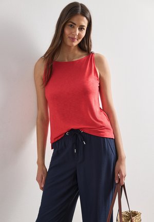 Street One - Top