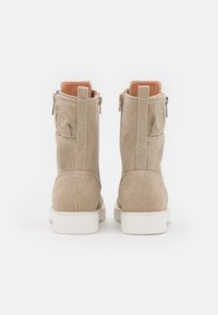 TWINSET Botines con cordones - nude