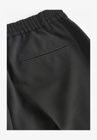 Non sélectionné, black