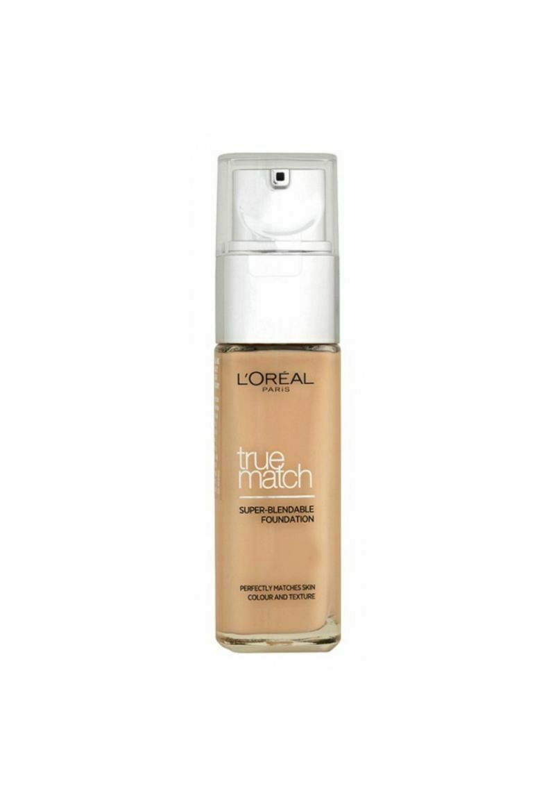 L'Oréal True Match Super-Blendable Foundation i en transparent flaska med pumpsdispensör; ljus beige färg, jämn textur, minimal branding.