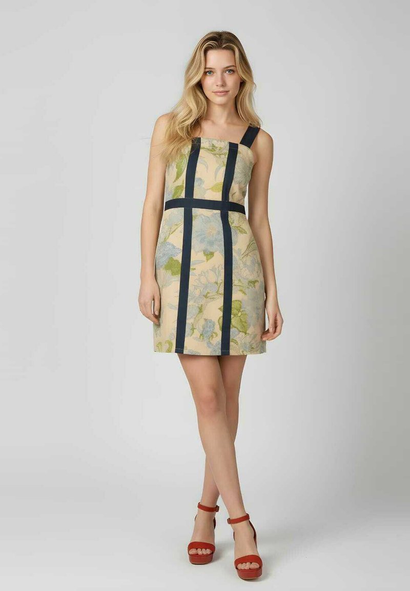 Vestido con estampado floral en beige con detalles verdes y azules, con tirantes azul marino y bandas verticales azul marino. Tela de textura suave.