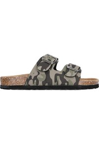 Camo-musterte Rutschsandale mit zwei verstellbaren Riemen, Korkfußbett und einer strukturierten schwarzen Gummisohle. Glattes synthetisches Obermaterial.