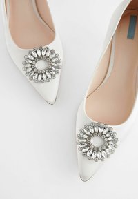 Next FOREVER COMFORT® WEDDING REGULAR FIT - Svadobné topánky - ivory white