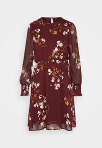 Ei valittu, winetasting/hallie