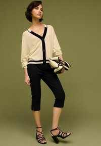 Next TALL - Šortky - black