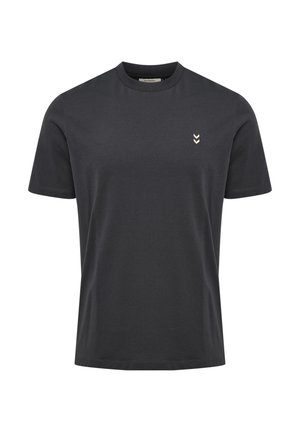 Mørkegrå T-shirt med korte ærmer og rund halsudskæring med to små hvide chevron-logoer på venstre bryst.