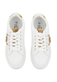 Sneakers bianchi con accenti dorati, punta rotonda, chiusura con lacci e fodera interna a motivo con un sottile design a mappa. Taglia 37.