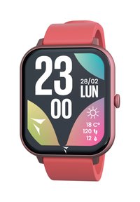 Montre connectée carrée avec un cadre en or rose et un bracelet corail. L'écran présente de grands chiffres blancs, des panneaux colorés et des icônes pour la température et la condition physique.