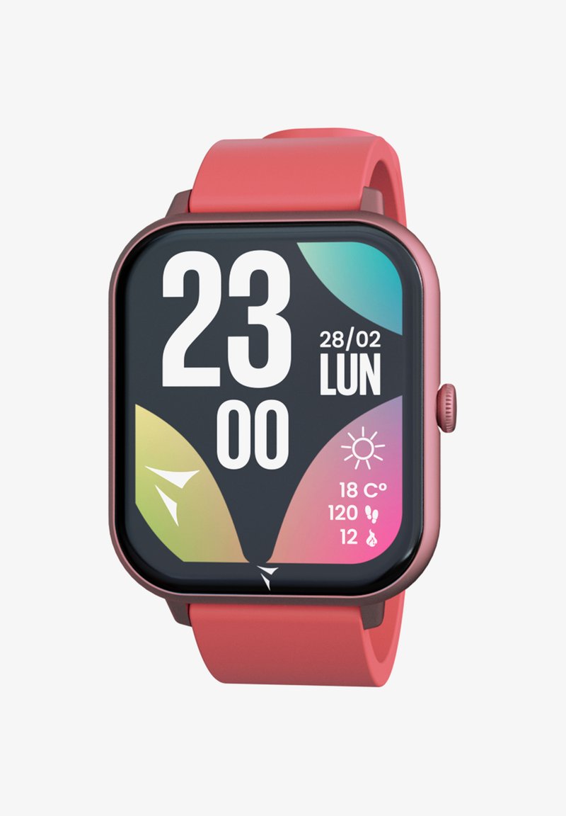 Montre connectée carrée avec un cadre en or rose et un bracelet corail. L'écran présente de grands chiffres blancs, des panneaux colorés et des icônes pour la température et la condition physique.