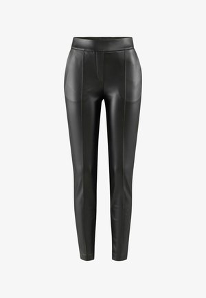 Pantaloni in pelle nera con un design aderente, caratterizzati da cuciture frontali e posteriori, una texture morbida e una vita ampia.