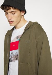 BOSS ZEFADE - Camisola com fecho - dark green