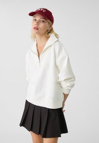 Stradivarius NECK - Sportska majica - white