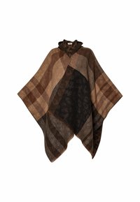 Hnědo-černý kostkovaný pončo s kapucí, vyrobené z texturovaného materiálu, které ukazuje různé vzory a barevné bloky.