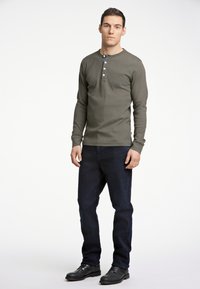 Lindbergh SOLID GRANDDAD - Maglietta a manica lunga - dk army