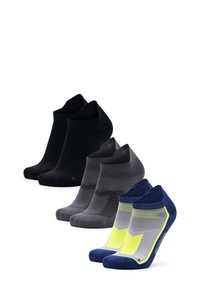 Quattro paia di calzini: neri, grigio scuro, grigio chiaro con un accento giallo. Ognuno presenta un design a taglio basso con motivi testurizzati e polsini elastici.