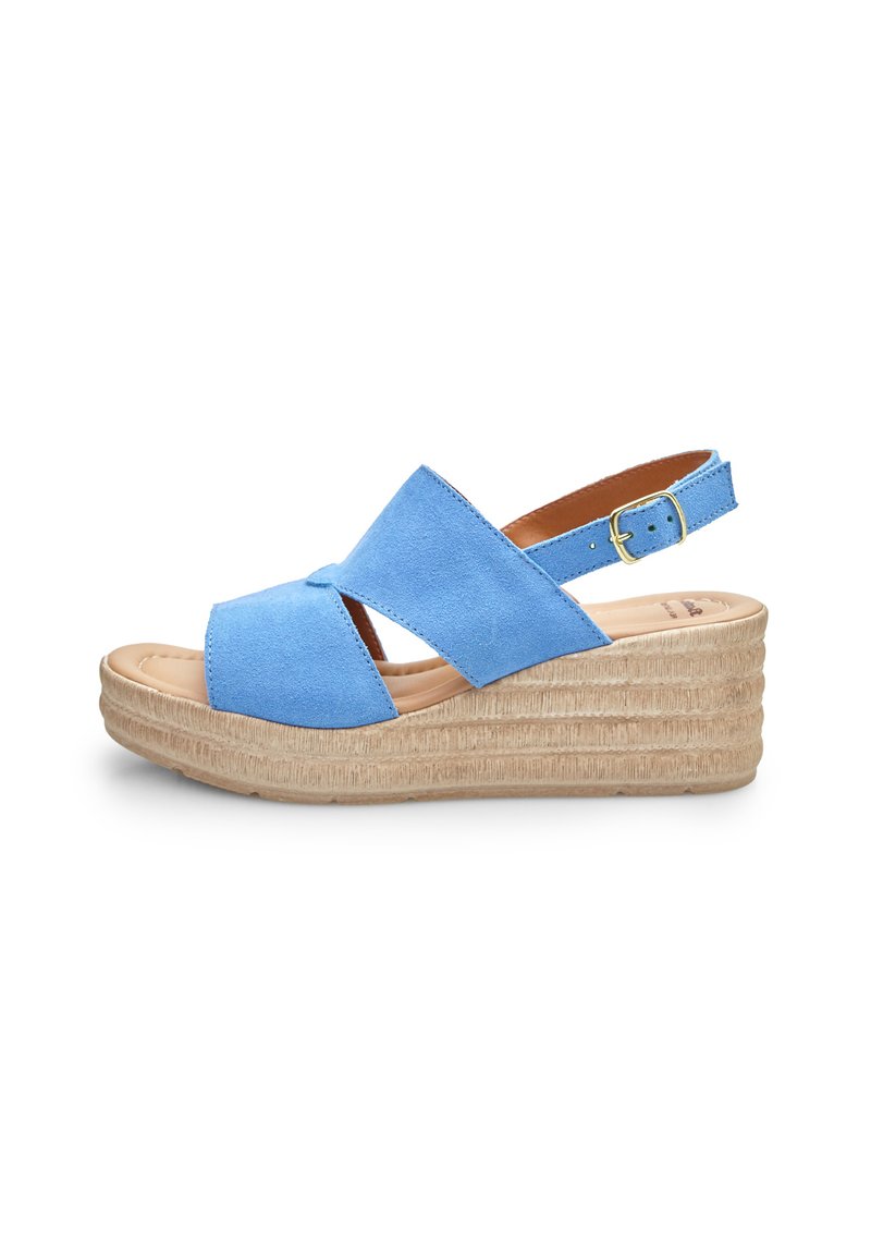 Sandali con zeppa blu in suede, con cinturini incrociati e una suola testurizzata color sabbia. Cinturino regolabile con un accenno di fibbia dorata.