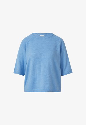 Lichtblauw gebreid truitje met korte mouwen, ronde hals en geribbelde boorden bij de mouwen en zoom, weergegeven op een effen witte achtergrond.