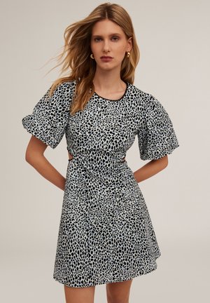 DETTAGLIO CUT-OUT FANTASIA ANIMALIER - Day dress - azzurro