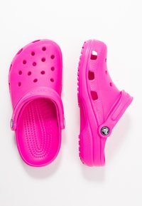 Crocs CLASSIC UNISEX - Klumpaitės - electric pink