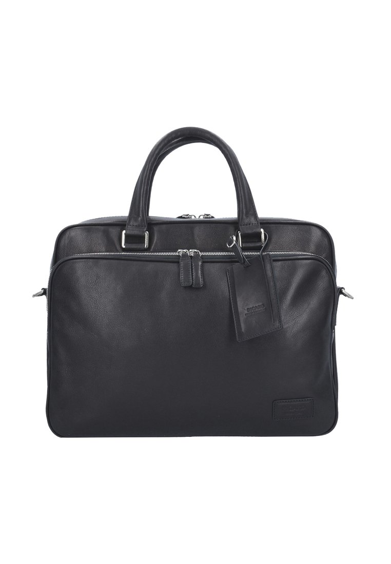 Cartella in pelle nera con doppio manico, chiusura con zip e una targhetta laterale. Texture liscia, forma rettangolare, con dettagli in metallo di tonalità argento.