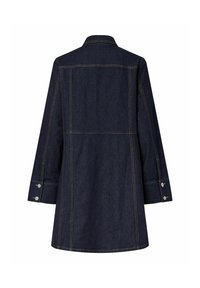 Robe en denim bleu foncé avec des manches longues, des poignets à double bouton, un col et des coutures contrastées visibles vue de dos.