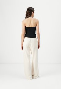 Thumbnail Image 4