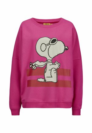 Sweatshirt rose avec un grand motif de Snoopy en noir et blanc, portant des lunettes de soleil et une écharpe, agrémenté de rayures horizontales rouges.