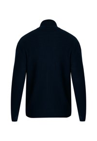 Námořnický pletený pulover s vystouplou texturou a límcem. Má dlouhé rukávy a rovný lem vzadu.