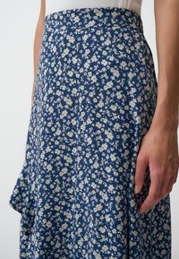 Jimmy Key FLORAL PATTERNED REGULAR WAIST - A-lijn rok - blue