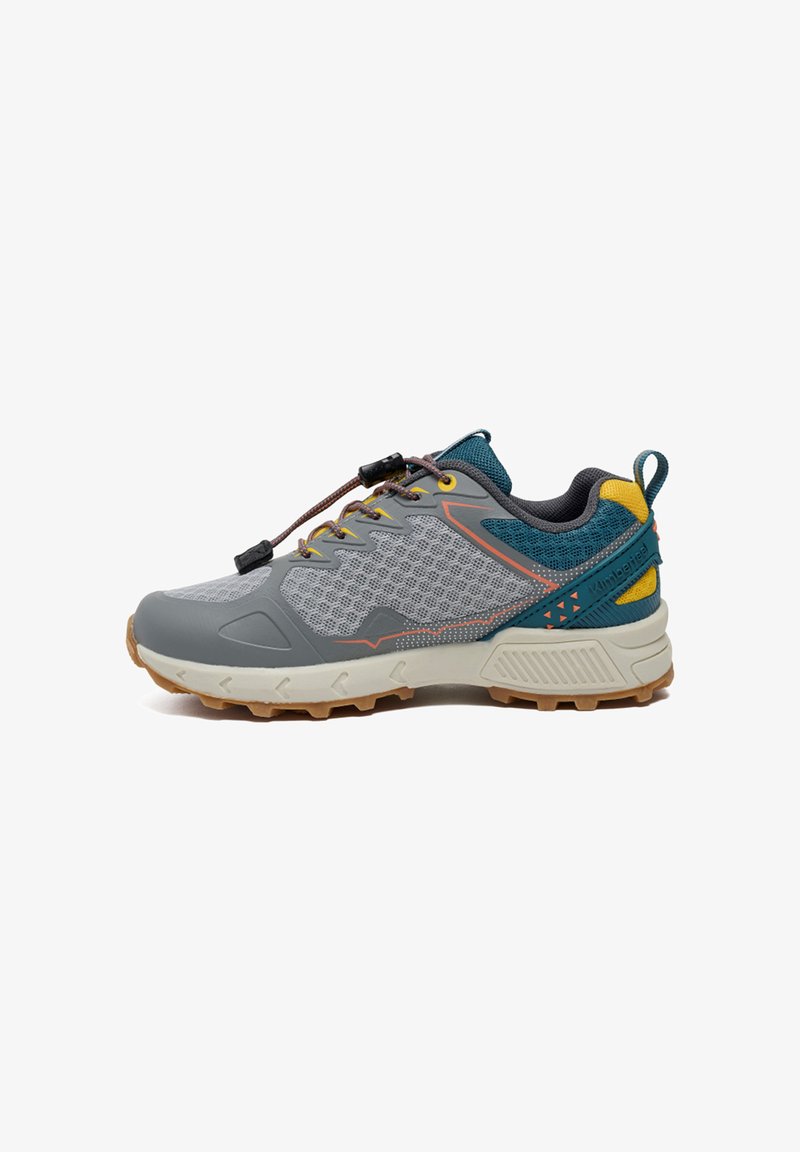 Chaussures de trail légères avec une tige en mesh gris, des accents turquoise et une semelle en caoutchouc robuste. Dotées d'un système de laçage rapide pour plus de commodité.