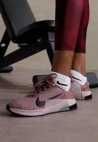 Nike Performance METCON 9 - Trainingsschoen - smokey mauve/black/platinum violet