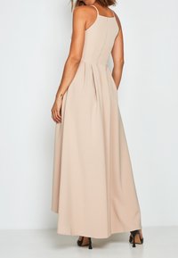 True Violet Ballkleid - camel