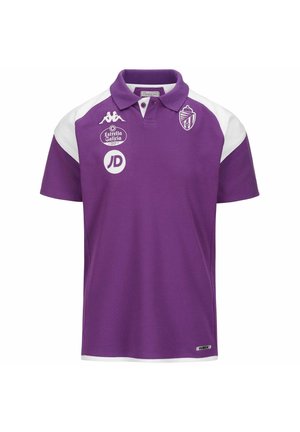 Polo shirt viola con accenti bianchi, colletto a due bottoni, logo ricamato e disegni stampati. Tessuto liscio con una vestibilità classica.