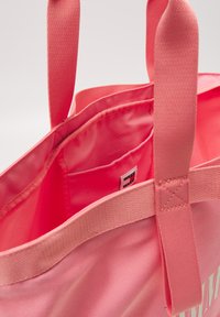Tommy Jeans HOT SUMMER TOTE - Shopping bag - tickled pink