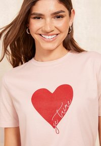 Friends Like These REGULAR FIT SHORT SLEEVE GRAPHIC - Marškinėliai su spaudiniu - pink