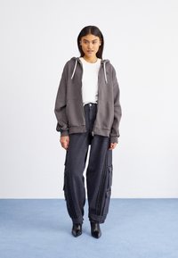 Thumbnail Image 3