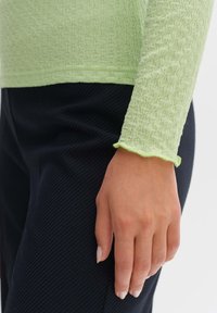 OPUS SUKTUR - Langarmshirt - avocado
