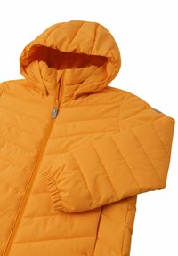 Padded pomarańczowa kurtka z kapturem, z poziomymi przeszyciami, elastycznymi mankietami i zamkiem błyskawicznym z metallicznym uchwytem z przodu.