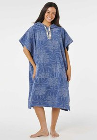 Poncho blu con cappuccio realizzato in tessuto simile a un asciugamano, caratterizzato da un motivo floreale testurizzato e una tasca frontale con chiusura a coulisse.