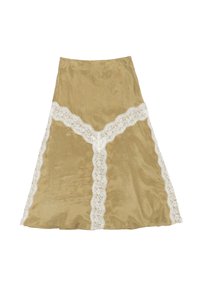 Una falda larga de color caqui hecha de una tela suave, con un dobladillo de encaje blanco en un patrón decorativo que corre verticalmente a lo largo de las costuras.