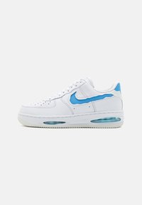 Nike Sportswear - AIR FORCE 1 EVO - Sneakers basse - white/university blue/summit white Immagine in miniatura 1